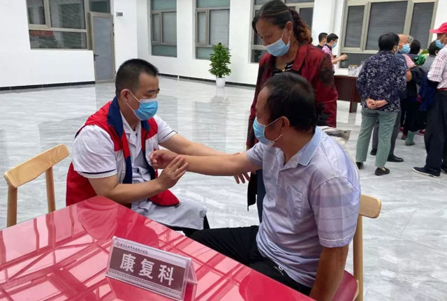 金秋健康服务季 | 北京大兴永林医院红十字志愿服务队走进红十字村献爱心