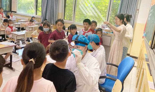 近日北京永林医院开展儿童口腔保健服务进校园活动