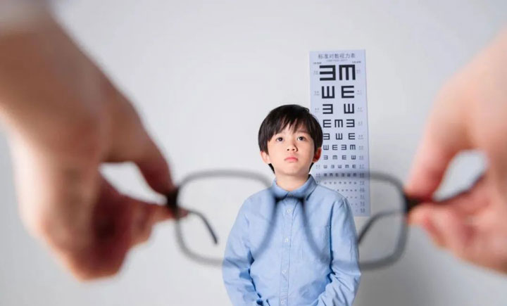 夜间防控矫正近视的隐形卫士｜角膜塑形镜（OK镜）5折优惠！